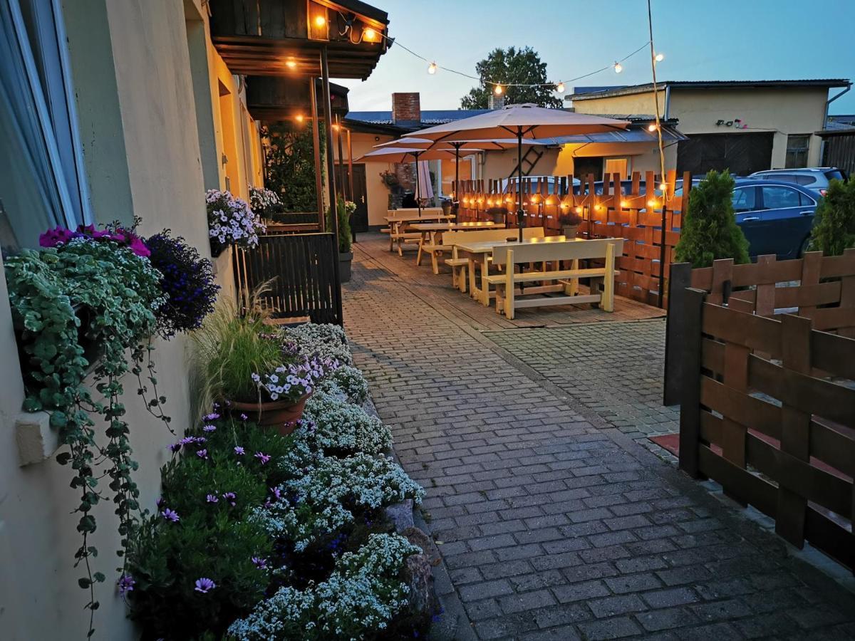 Hotel Veldzes Nams Ventspils Exterior foto