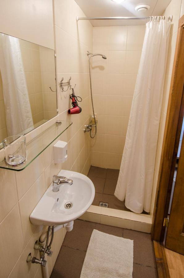 Hotel Veldzes Nams Ventspils Exterior foto